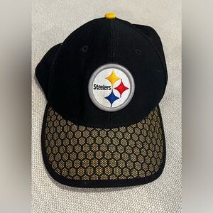 Pittsburgh Steelers NFL New Era Black 39THIRTY Cap - Medium-Large size